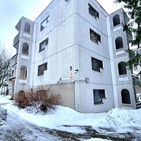 Renovated 2 Bedroom Aparment