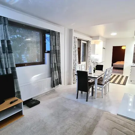 アパート Renovated 2 Bedroom Aparment