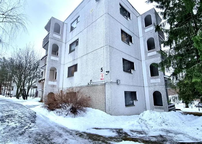 Renovated 2 Bedroom Aparment